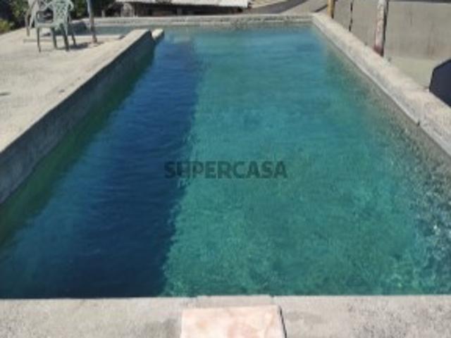 Quintinha com duas moradias em 13 000m2