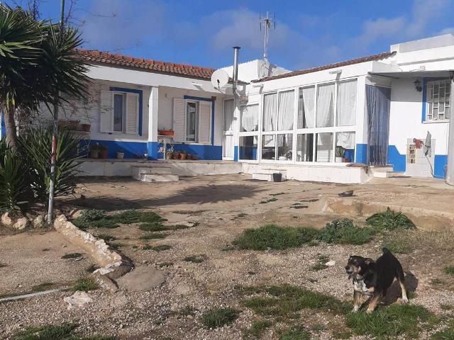 Quintinha com Potencial – Perto de Lagos e das Praias 0m² Luz