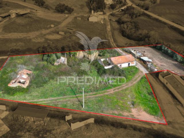 Quintinha com 3 ruínas a 20 Km da praia da Zambujeira
