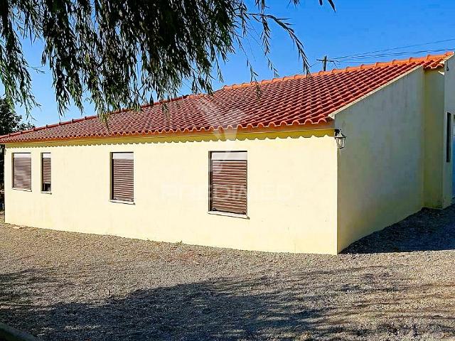 Quintinha em terreno de 2 762m2, a 5 min das Praias de Sesimbra