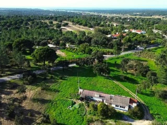 Quintinha Exclusiva a 5 Minutos da Praia: O Cenário Perfeito para o Seu Projeto