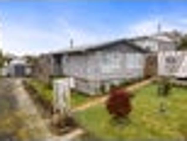 Quirky Kiwi Quarter Acre!