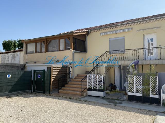 Quissac, maison avec 2 logements, 1 libre et 1 loué sur 296