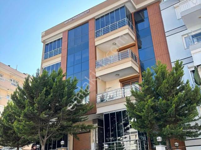 Qzen'den Şehrin Merkezinde 130 M² Ferah Park Prob.olmayan Daire