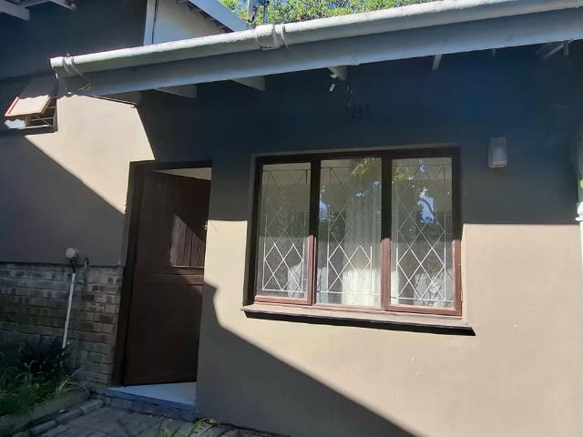 R3,500 pm 1 Bedroom Garden Cottage To Let in Uvongo