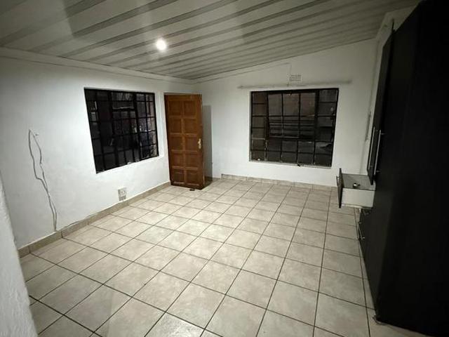 R3 600 | Bachelor Unit For Rent in Kensington, Johannesburg