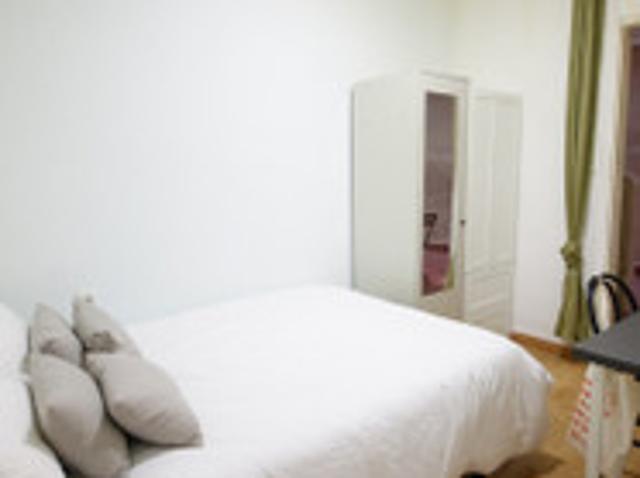 R0289 Hab. furnished in Sant andreu
