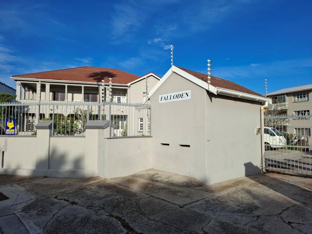 R10,000 pm 2 Bedroom Apartment To Let in St Georges Park