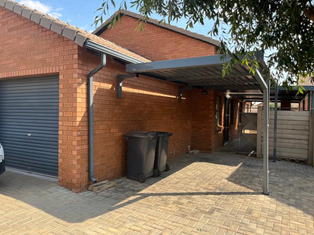R10,000 pm 3 Bedroom House To Let in Chantelle