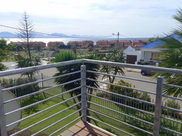 R10,500 pm 2 Bedroom Flat To Let in Mossel Bay Central