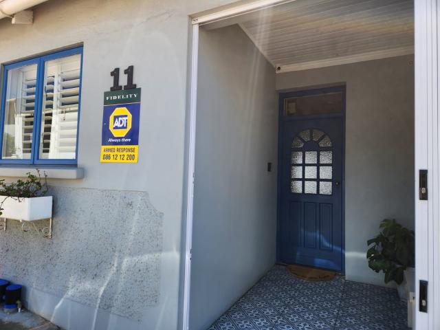 R11,000 pm 2 Bedroom House To Let in Richmond Hill