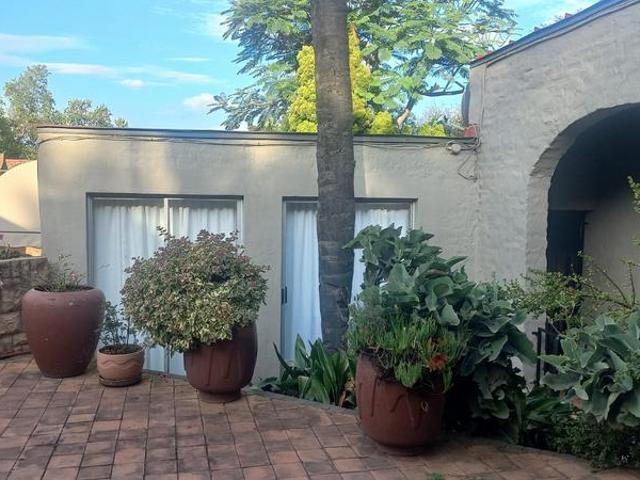 R11 000 | 1 Bedroom Cottage For Rent in Erasmusrand, Pretoria