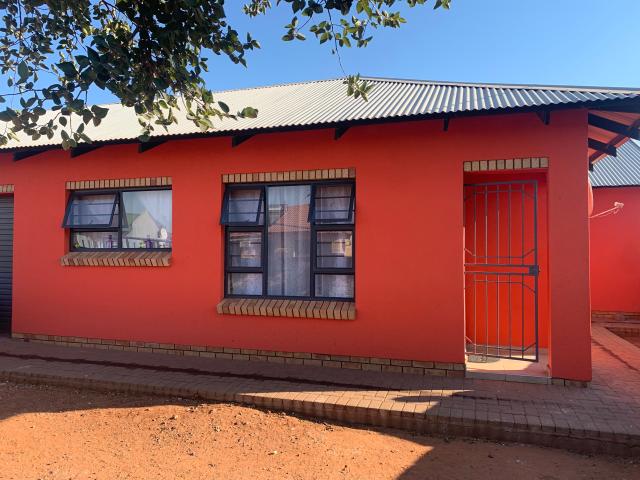 R11,400 pm 3 Bedroom House To Let in Postdene