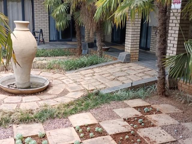 R11,450 pm 2 Bedroom Apartment To Let in Kuruman