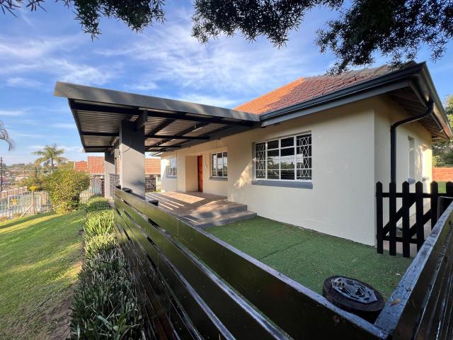 R11,500 pm 3 Bedroom House To Let in Glen Park