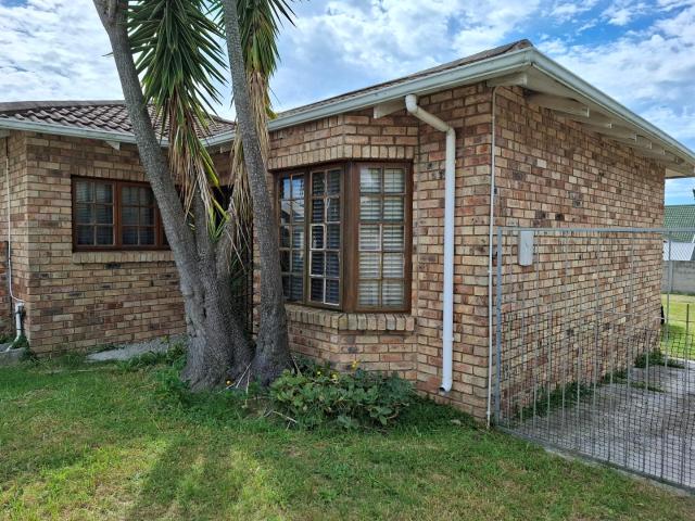 R11,500 pm 3 Bedroom House To Let in Overbaakens