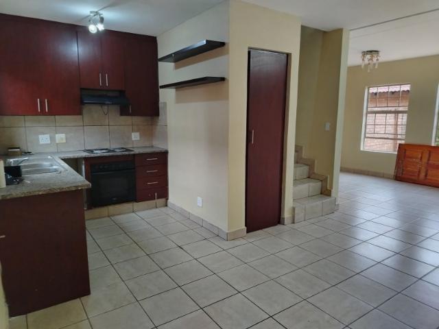 R11,870 pm 3 Bedroom Duplex To Let in Annlin