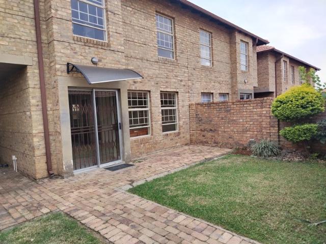 R11,870 pm 3 Bedroom Duplex To Let in Annlin