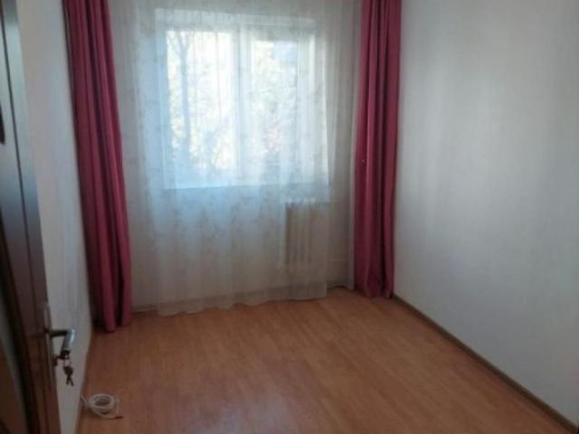 R12682: Inchiriere apartament 3 camere D, in Nicolina, 350