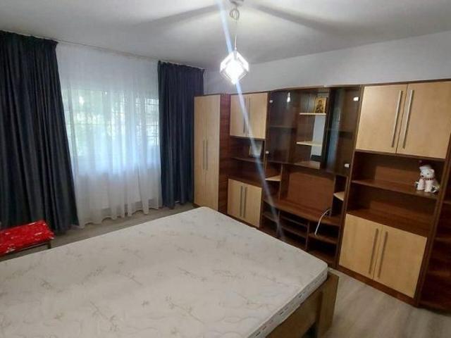 R12237: Inchiriere apartament 1 camera D, in Podul de Fier, 300 EXCLUSIV