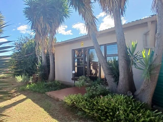R12,000 pm 3 Bedroom House To Let in Scheepershoogte