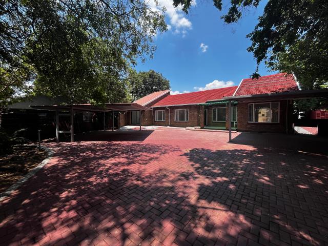 R12,000 pm 3 Bedroom House To Let in Theresapark