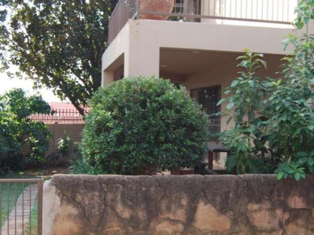 R12,500 pm 3 Bedroom Garden Cottage To Let in Magalieskruin