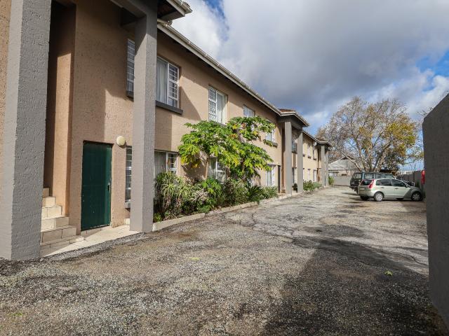 R13,000 pm 2 Bedroom Apartment To Let in George Central
