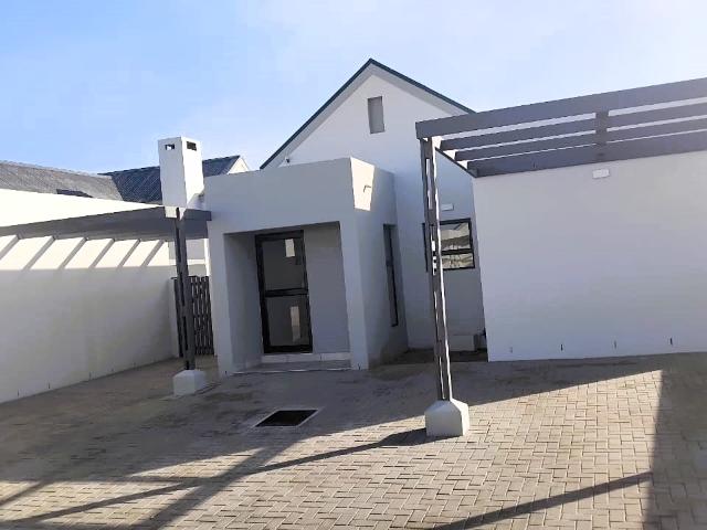 R13,500 pm 2 Bedroom House To Let in Mykonos
