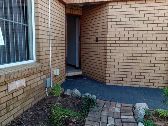 R13,600 pm 3 Bedroom Simplex To Let in Birdswood