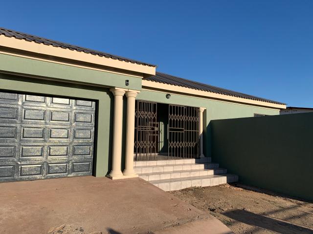 R13,600 pm 4 Bedroom House To Let in Postdene