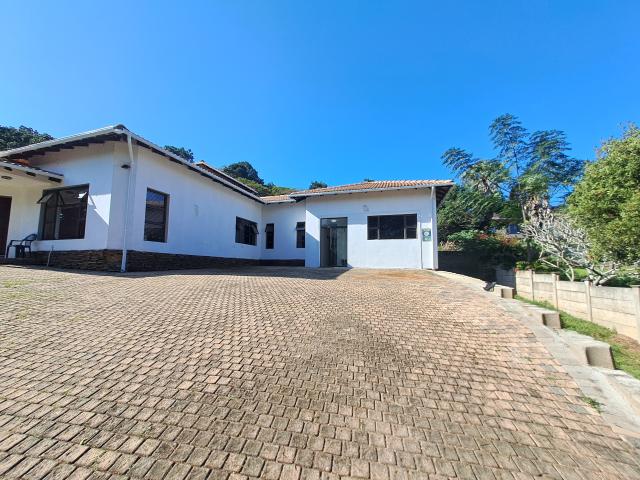 R13,760 pm 3 Bedroom House To Let in Uvongo