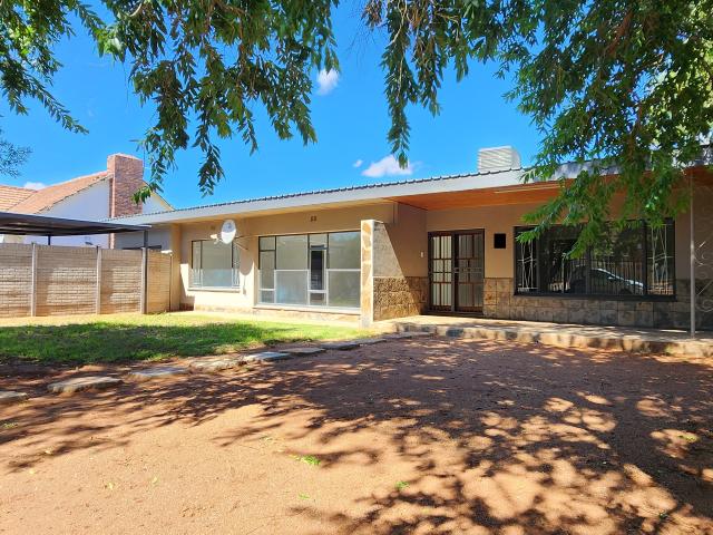 R13,930 pm 3 Bedroom Freehold To Let in Die Rand