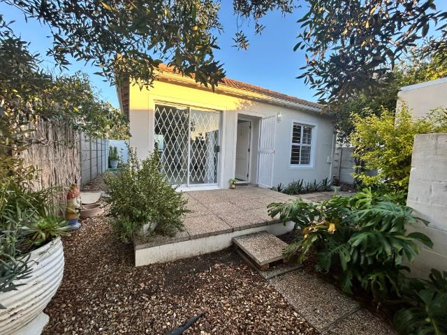 R14,000 pm 2 Bedroom House To Let in Sunningdale