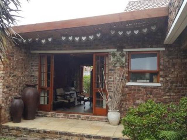 R14,200 pm 3 Bedroom House To Let in Denneoord