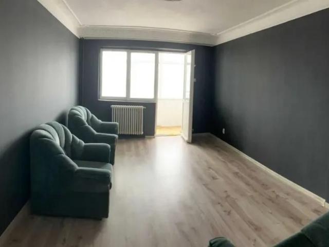 R15276: Inchiriere apartament 2camere D, in Podu Ros, 270 NEMOBILAT