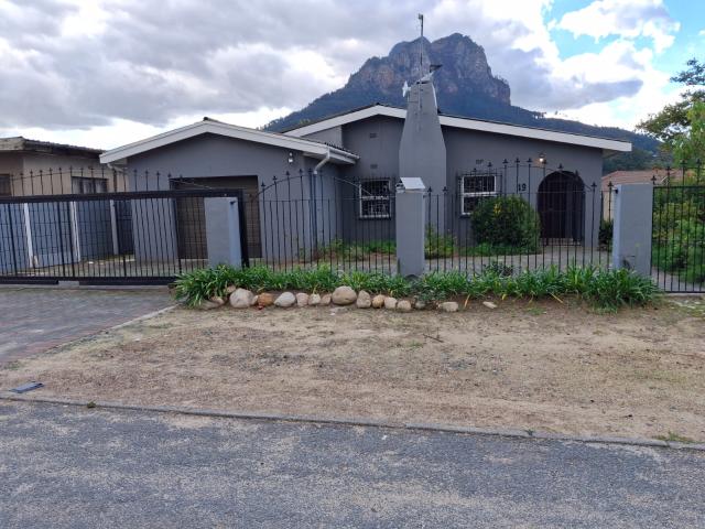 R15,000 pm 3 Bedroom House To Let in Kylemore