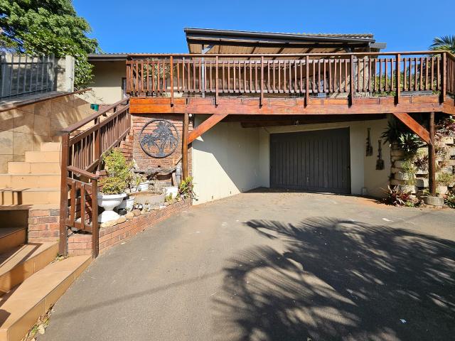 R15,000 pm 4.5 Bedroom House To Let in Amanzimtoti