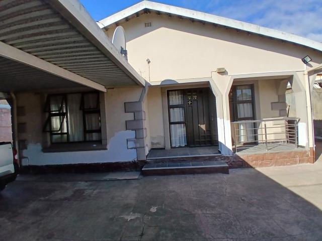 R15,000 pm 4 Bedroom House To Let in Bonela
