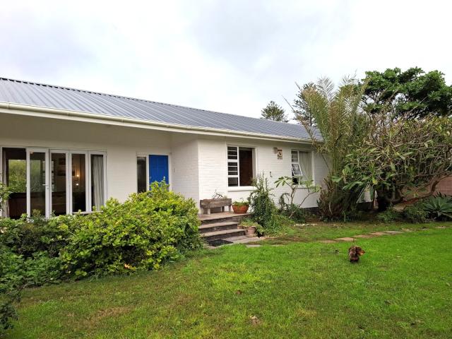 R15,000 pm 4 Bedroom House To Let in Schoenmakerskop