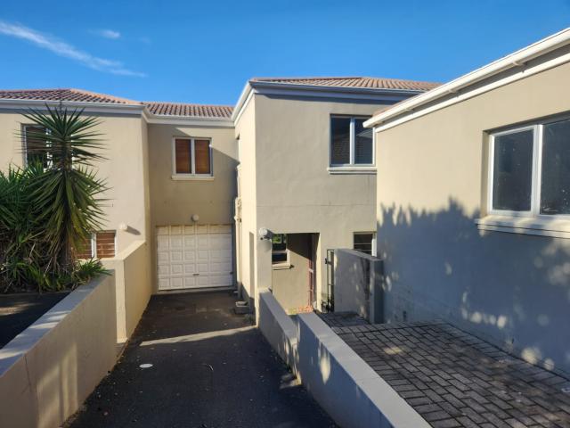 R15,500 pm 2 Bedroom Freestanding To Let in Oude Westhof