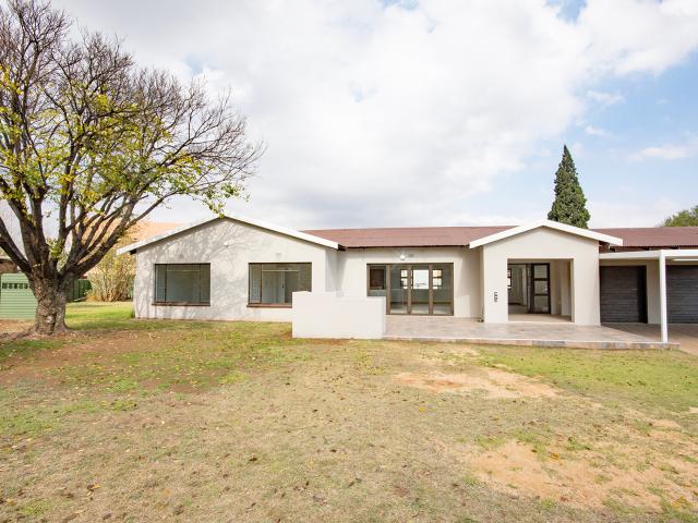 R15,610 pm 3 Bedroom Freestanding To Let in Heidelberg Central