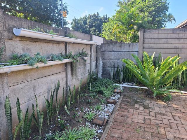 R15,880 pm 2 Bedroom Simplex To Let in Meer En See