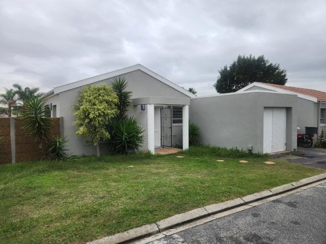 R16,000 pm 3 Bedroom Freestanding To Let in Vredekloof East