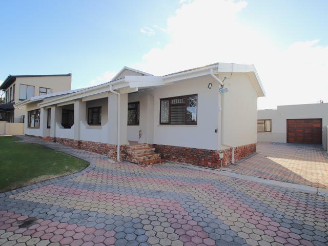R16,000 pm 3 Bedroom House To Let in Bayview