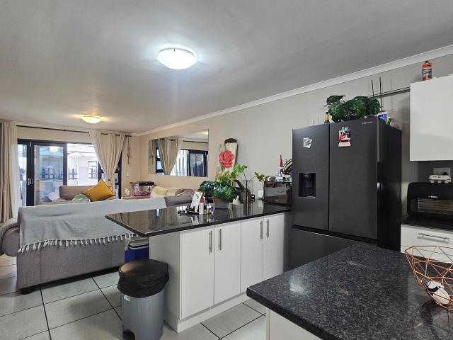 R16,500 pm 2 Bedroom Apartment To Let in Burgundy Estate