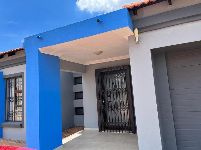 R16,500 pm 4 Bedroom House To Let in Theresapark