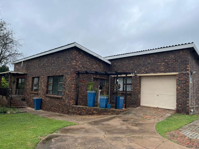 R17,800 pm 4 Bedroom House To Let in Wavecrest