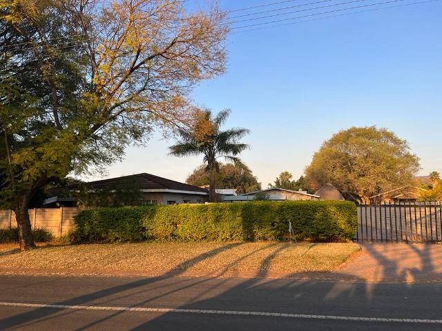 R18,000 pm 6 Bedroom House To Let in Pretoria North
