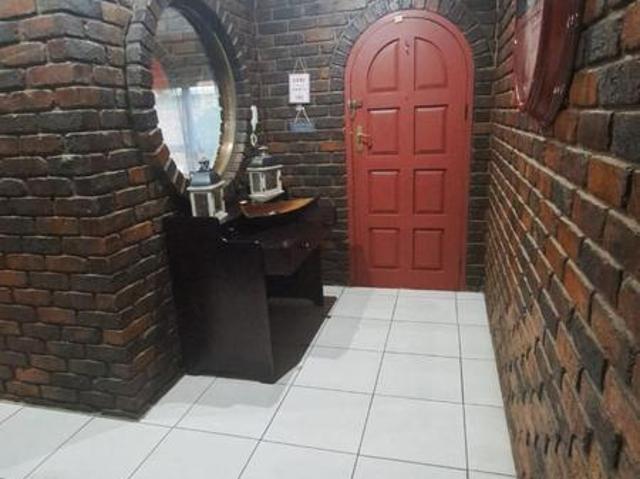 R18 000 | 4 Bedroom House For Rent in Petersfield, Springs